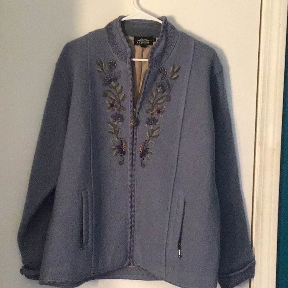 EUC Icelandic blue jacket size Large